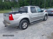 ✅ 2003 Ford Explorer Sport Trac XLS • VIN: 1FMZU77E23UA64779 • Lot: 42241409. Wystawiony na IAAI z przebiegiem 212 608 mil. Bezpłatny archiwum sprzedaży aukcyjnych z USA i szczegółowy raport historii pojazdu na DreamBid. Zdjęcie 4.
