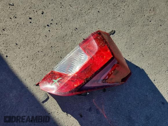 ✅ 2015 Honda Fit LX • VIN: 3HGGK5G53FM767386 • Lot: 84603785. Wystawiony na Copart z przebiegiem 52 282 mil. Bezpłatny archiwum sprzedaży aukcyjnych z USA i szczegółowy raport historii pojazdu na DreamBid. Zdjęcie 12.