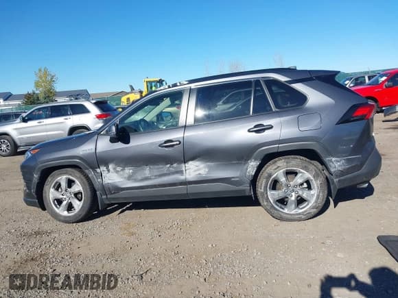 ✅ 2021 Toyota RAV4 Hybrid LE • VIN: JTMB6RFV5MD021388 • Лот: 43457547. Опубликован ранее на IAAI с пробегом 105 825 миль. Бесплатный доступ к архиву аукционных продаж из США и подробный отчёт об истории автомобиля на DreamBid. Изображение 14.