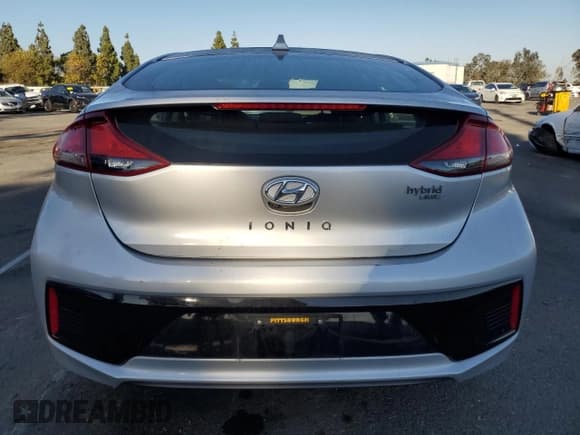 ✅ 2017 Hyundai Ioniq Blue • VIN: KMHC65LC1HU022409 • Lot: 82265615. Listed on Copart with 83,392 mi. Free auction sales archive from the USA and detailed vehicle history report at DreamBid. Image 6.