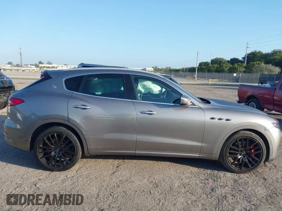 ✅ 2019 Maserati Levante S • VIN: ZN661YUA5KX314504 • Lot: 41577303. Listed on IAAI with 89,908 mi. Free auction sales archive from the USA and detailed vehicle history report at DreamBid. Image 13.