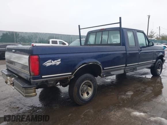 ✅ 1995 Ford F-150 • VIN: 1FTEX14N7SKA95743 • Lot: 43887724. Wystawiony na IAAI z przebiegiem 247 930 mil. Bezpłatny archiwum sprzedaży aukcyjnych z USA i szczegółowy raport historii pojazdu na DreamBid. Zdjęcie 4.