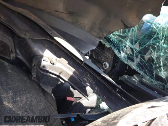 ✅ 2017 Ford Mustang V6 • VIN: 1FA6P8AMXH5208168 • Lot: 42106615. Wystawiony na IAAI z przebiegiem Nie podano. Bezpłatny archiwum sprzedaży aukcyjnych z USA i szczegółowy raport historii pojazdu na DreamBid. Zdjęcie 5.