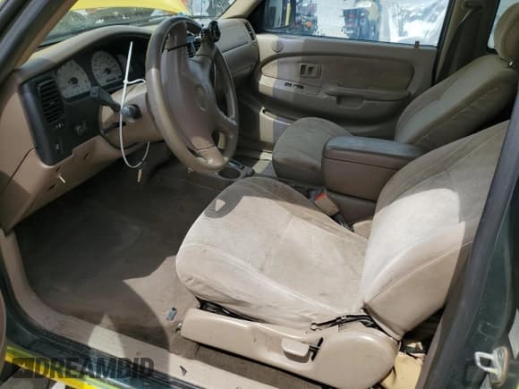 ✅ 2001 Toyota Tacoma PreRunner • VIN: 5TESN92N11Z813985 • Lot: 82051055. Wystawiony na Copart z przebiegiem 134 919 mil. Bezpłatny archiwum sprzedaży aukcyjnych z USA i szczegółowy raport historii pojazdu na DreamBid. Zdjęcie 7.