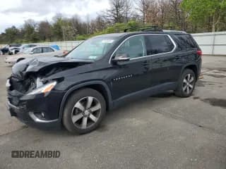 ✅ 2018 Chevrolet Traverse LT • VIN: 1GNEVHKW8JJ275402 • Lot: 55699804. Wystawiony na Copart z przebiegiem 99 190 mil. Bezpłatny archiwum sprzedaży aukcyjnych z USA i szczegółowy raport historii pojazdu na DreamBid. Zdjęcie 1.