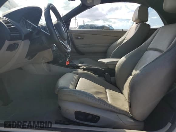 ✅ 2009 BMW 1 Series 135i • VIN: WBAUN93519VK41139 • Лот: 44959415. Опубликован ранее на Copart с пробегом 70 895 миль. Бесплатный доступ к архиву аукционных продаж из США и подробный отчёт об истории автомобиля на DreamBid. Изображение 7.