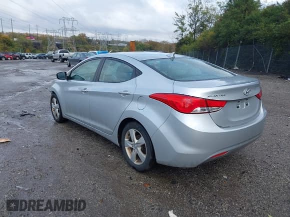 ✅ 2013 Hyundai Elantra GLS • VIN: 5NPDH4AE2DH338892 • Lot: 43584264. Wystawiony na IAAI z przebiegiem 154 110 mil. Bezpłatny archiwum sprzedaży aukcyjnych z USA i szczegółowy raport historii pojazdu na DreamBid. Zdjęcie 3.