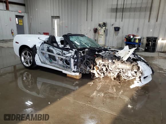 ✅ 2007 Chevrolet Corvette • VIN: 1G1YY36U875125423 • Lot: 92214655. Wystawiony na Copart z przebiegiem Nie podano. Bezpłatny archiwum sprzedaży aukcyjnych z USA i szczegółowy raport historii pojazdu na DreamBid. Zdjęcie 4.