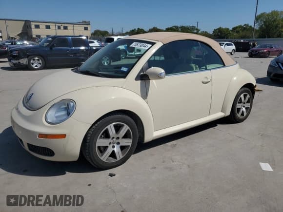 ✅ 2006 Volkswagen Beetle • VIN: 3VWRF31YX6M325219 • Lot: 73673044. Wystawiony na Copart z przebiegiem 37 750 mil. Bezpłatny archiwum sprzedaży aukcyjnych z USA i szczegółowy raport historii pojazdu na DreamBid. Zdjęcie 1.