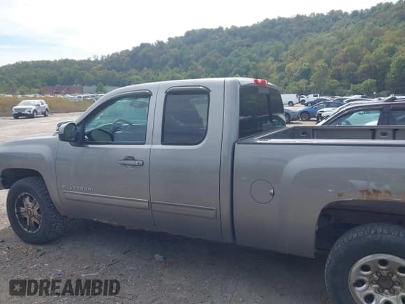 ✅ 2012 Chevrolet Silverado 1500 LT • VIN: 1GCRKSE78CZ261203 • Lot: 43238256. Listed on IAAI with 175,953 mi. Free auction sales archive from the USA and detailed vehicle history report at DreamBid. Image 14.