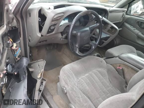 2001 Chevrolet S-10 LS ZR2 с VIN 1GCCT19W918136664, выставлен на аукционе Copart как лот 83030804 с пробегом 253 013 миль миль и Списание • Salvage title. История ставок и продаж доступна на DreamBid. Изображение 8.