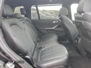 ✅ 2021 BMW X7 xDrive40i • VIN: 5UXCW2C0XM9F90441 • Lot: 85864435. Wystawiony na Copart z przebiegiem 54 112 mil. Bezpłatny archiwum sprzedaży aukcyjnych z USA i szczegółowy raport historii pojazdu na DreamBid. Zdjęcie 11.