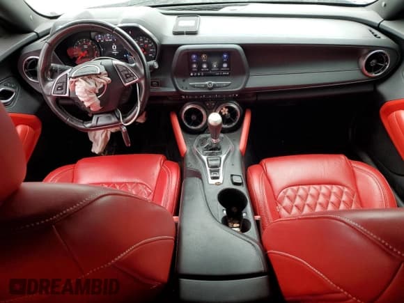 ✅ 2020 Chevrolet Camaro 1LT • VIN: 1G1FB3DX6L0121335 • Lot: 67024575. Listed on Copart with 59,261 mi. Free auction sales archive from the USA and detailed vehicle history report at DreamBid. Image 8.