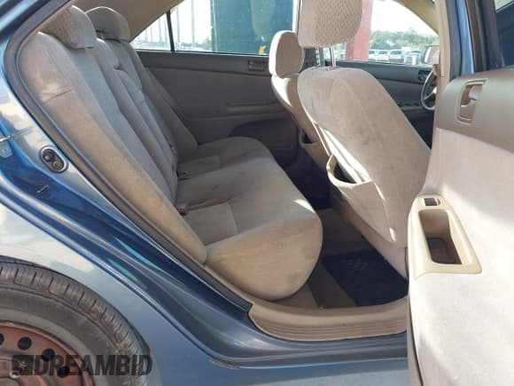 ✅ 2004 Toyota Camry LE • VIN: 4T1BE32K14U875320 • Лот: 43555118. Опубликован ранее на IAAI с пробегом 345 437 миль. Бесплатный доступ к архиву аукционных продаж из США и подробный отчёт об истории автомобиля на DreamBid. Изображение 8.