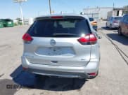 ✅ 2017 Nissan Rogue SV • VIN: 5N1AT2MT3HC877423 • Лот: 42073119. Опубликован ранее на IAAI с пробегом 100 492 миль. Бесплатный доступ к архиву аукционных продаж из США и подробный отчёт об истории автомобиля на DreamBid. Изображение 17.