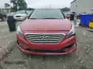 2015 Hyundai Sonata SE z VIN 5NPE24AF6FH063058, wystawiony jako Copart lot #65629905 z przebiegiem 125 749 mil mil oraz Szkoda całkowita • Salvage title. Historia ofert i sprzedaży dostępna na DreamBid. Obrazek 5.