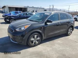 ✅ 2017 Kia Niro LX • VIN: KNDCB3LC6H5095211 • Lot: 83821145. Wystawiony na Copart z przebiegiem 138 072 mil. Bezpłatny archiwum sprzedaży aukcyjnych z USA i szczegółowy raport historii pojazdu na DreamBid. Zdjęcie 1.