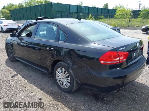 ✅ 2014 Volkswagen Passat S • VIN: 1VWAP7A3XEC008370 • Лот: 42316448. Опубликован ранее на IAAI с пробегом 93 309 миль. Бесплатный доступ к архиву аукционных продаж из США и подробный отчёт об истории автомобиля на DreamBid. Изображение 3.