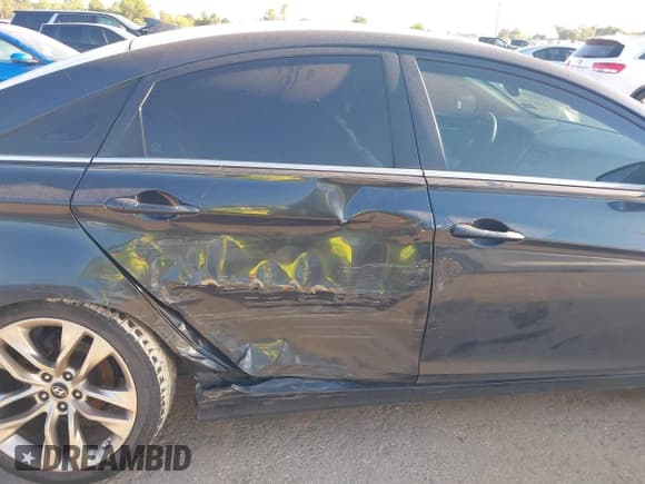 ✅ 2012 Hyundai Sonata GLS • VIN: 5NPEB4AC4CH490787 • Lot: 43403195. Listed on IAAI with 207,701 mi. Free auction sales archive from the USA and detailed vehicle history report at DreamBid. Image 6.