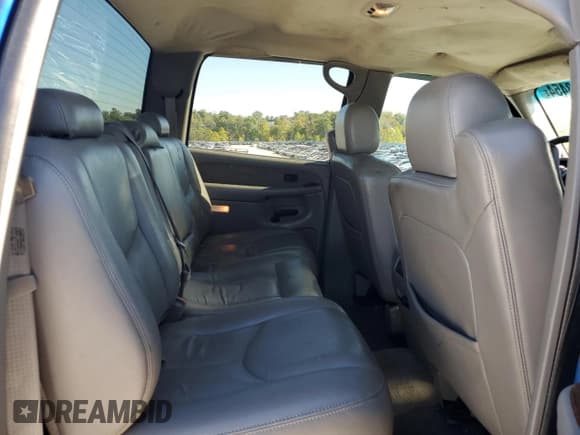 ✅ 2003 GMC Sierra 3500 SLT • VIN: 1GTJC33113F121042 • Lot: 73668454. Wystawiony na Copart z przebiegiem 246 510 mil. Bezpłatny archiwum sprzedaży aukcyjnych z USA i szczegółowy raport historii pojazdu na DreamBid. Zdjęcie 10.