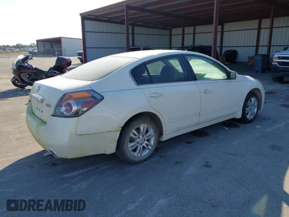✅ 2012 Nissan Altima S • VIN: 1N4AL2AP8CC165502 • Лот: 43740946. Опубликован ранее на IAAI с пробегом 122 540 миль. Бесплатный доступ к архиву аукционных продаж из США и подробный отчёт об истории автомобиля на DreamBid. Изображение 4.