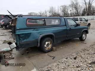 1993 Dodge Dakota S z VIN 1B7FL26X1PS258088, wystawiony jako Copart lot #53906475 z przebiegiem 134 453 mil mil oraz Nie do naprawy • Non repairable. Historia ofert i sprzedaży dostępna na DreamBid. Obrazek 3.