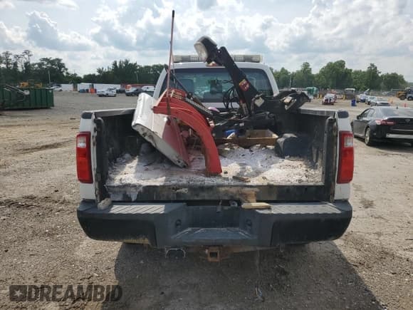 ✅ 2014 Ford F-350 XL • VIN: 1FTRF3B61EEA23936 • Lot: 57956095. Listed on Copart with 59,739 mi. Free auction sales archive from the USA and detailed vehicle history report at DreamBid. Image 10.