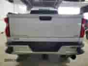 2020 Chevrolet Silverado 2500HD LTZ z VIN 1GC4YPEY5LF172009, wystawiony jako Copart lot #70006585 z przebiegiem 180 140 mil mil oraz Szkoda całkowita • Salvage title. Historia ofert i sprzedaży dostępna na DreamBid. Obrazek 6.