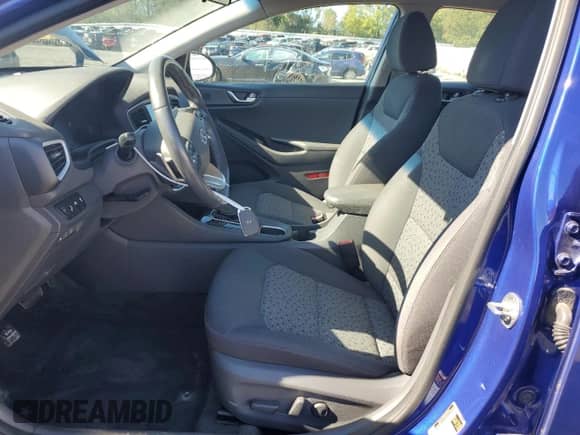 2019 Hyundai Ioniq SEL с VIN KMHC75LC0KU144702, выставлен на аукционе Copart как лот 73997184 с пробегом 62 810 миль миль и Списание • Salvage title. История ставок и продаж доступна на DreamBid. Изображение 7.