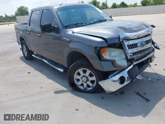 ✅ 2013 Ford F-150 XL • VIN: 1FTFW1EF3DKF36298 • Лот: 43230999. Опубликован ранее на IAAI с пробегом 221 461 миль. Бесплатный доступ к архиву аукционных продаж из США и подробный отчёт об истории автомобиля на DreamBid. Изображение 1.