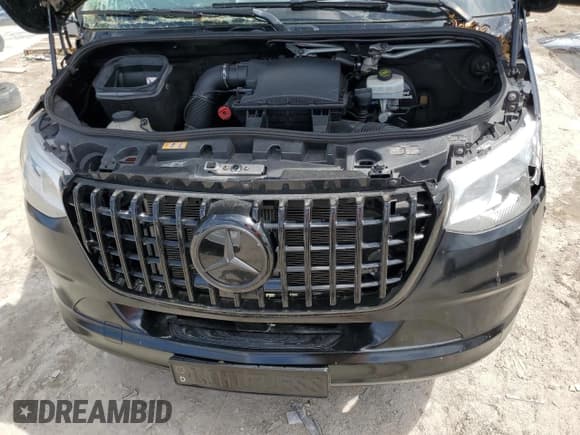 ✅ 2019 Mercedes-Benz Sprinter • VIN: WDZPF1ED2KT014661 • Lot: 65899574. Wystawiony na Copart z przebiegiem 111 281 mil. Bezpłatny archiwum sprzedaży aukcyjnych z USA i szczegółowy raport historii pojazdu na DreamBid. Zdjęcie 12.