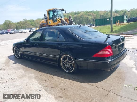 ✅ 2006 Mercedes-Benz S • VIN: WDBNG79J26A481649 • Lot: 41807395. Wystawiony na IAAI z przebiegiem 108 474 mil. Bezpłatny archiwum sprzedaży aukcyjnych z USA i szczegółowy raport historii pojazdu na DreamBid. Zdjęcie 3.