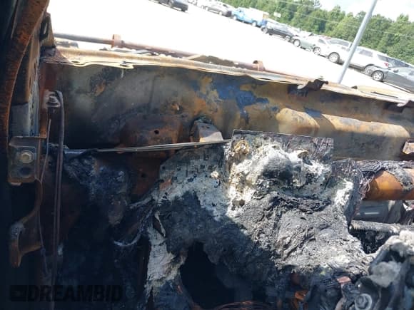 ✅ 2020 Chevrolet Silverado 1500 RST • VIN: 3GCUYEED3LG399196 • Lot: 42975476. Wystawiony na IAAI z przebiegiem Nie podano. Bezpłatny archiwum sprzedaży aukcyjnych z USA i szczegółowy raport historii pojazdu na DreamBid. Zdjęcie 7.