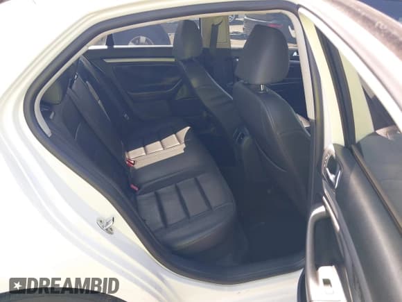 ✅ 2010 Volkswagen Jetta Limited Edition • VIN: 3VWAX7AJXAM110811 • Lot: 42767439. Listed on IAAI with 215,293 mi. Free auction sales archive from the USA and detailed vehicle history report at DreamBid. Image 8.