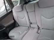 ✅ 2006 Toyota RAV4 • VIN: JTMBD33V765045471 • Lot: 43301041. Wystawiony na IAAI z przebiegiem 164 153 mil. Bezpłatny archiwum sprzedaży aukcyjnych z USA i szczegółowy raport historii pojazdu na DreamBid. Zdjęcie 8.