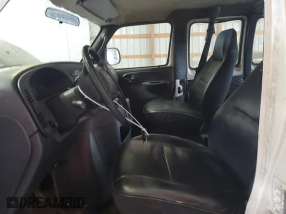 ✅ 2002 Dodge Passenger • VIN: 2B5WB35Y92K109605 • Lot: 81635945. Wystawiony na Copart z przebiegiem Nie podano. Bezpłatny archiwum sprzedaży aukcyjnych z USA i szczegółowy raport historii pojazdu na DreamBid. Zdjęcie 7.