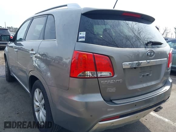 ✅ 2013 Kia Sorento SX • VIN: 5XYKWDA2XDG323728 • Lot: 41781689. Listed on IAAI with 168,069 mi. Free auction sales archive from the USA and detailed vehicle history report at DreamBid. Image 3.