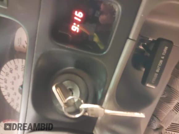 ✅ 2001 Toyota Tacoma • VIN: 5TEVL52N31Z733972 • Lot: 41981498. Listed on IAAI with 212,129 mi. Free auction sales archive from the USA and detailed vehicle history report at DreamBid. Image 11.