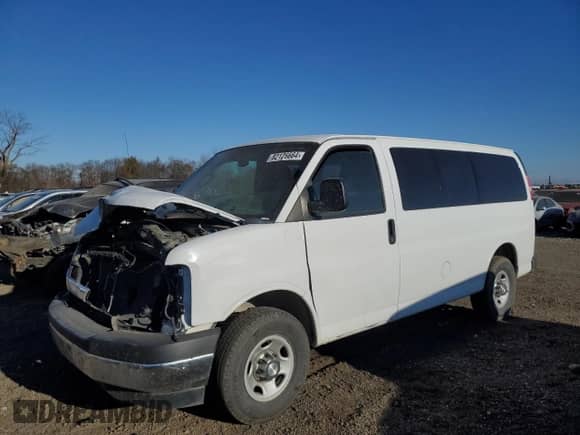 2017 Chevrolet Express Passenger LT с VIN 1GAWGFFF3H1253848, выставлен на аукционе Copart как лот 82126664 с пробегом Не указан миль и Списание • Salvage title. История ставок и продаж доступна на DreamBid. Изображение 1.