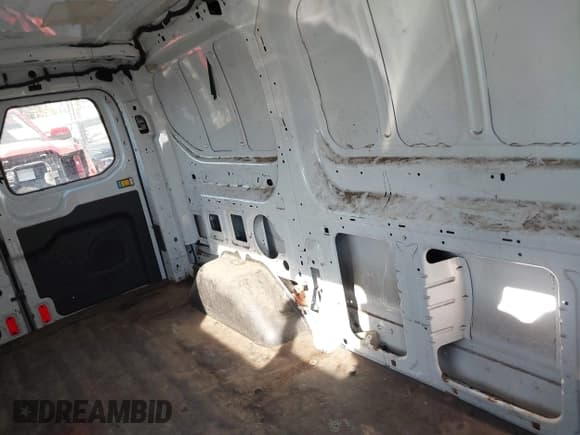 ✅ 2015 Ford Transit Cargo • VIN: 1FTNE1YGXFKA66907 • Лот: 41605119. Опубликован ранее на IAAI с пробегом 305 897 миль. Бесплатный доступ к архиву аукционных продаж из США и подробный отчёт об истории автомобиля на DreamBid. Изображение 8.