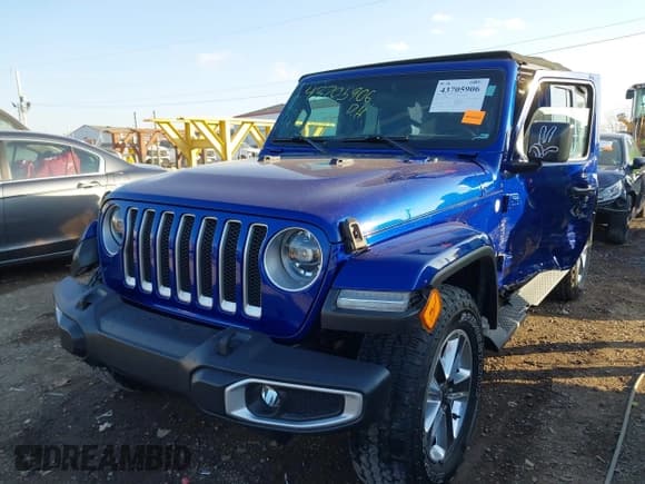 ✅ 2018 Jeep Wrangler Unlimited Sahara • VIN: 1C4HJXEG5JW256700 • Lot: 43705906. Listed on IAAI with 127,599 mi. Free auction sales archive from the USA and detailed vehicle history report at DreamBid. Image 19.