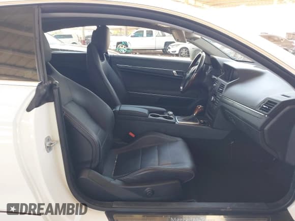 ✅ 2010 Mercedes-Benz E 550 • VIN: WDDKJ7CB4AF012491 • Лот: 42165752. Опубликован ранее на IAAI с пробегом 67 581 миль. Бесплатный доступ к архиву аукционных продаж из США и подробный отчёт об истории автомобиля на DreamBid. Изображение 5.