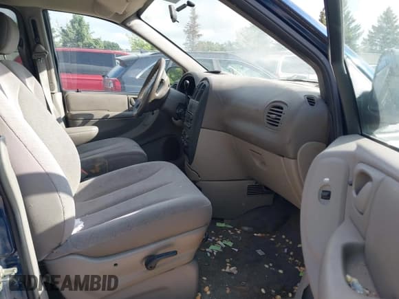✅ 2003 Dodge Caravan Sport • VIN: 2D4GP44373R166132 • Lot: 43082097. Listed on IAAI with 170,452 mi. Free auction sales archive from the USA and detailed vehicle history report at DreamBid. Image 5.