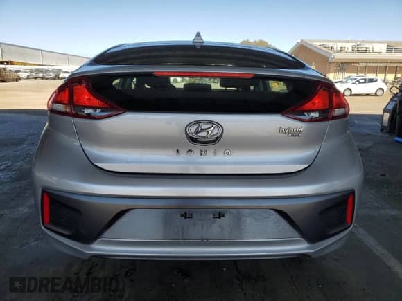 2020 Hyundai Ioniq Blue с VIN KMHC65LCXLU228000, выставлен на аукционе Copart как лот 71322385 с пробегом 113 147 миль миль и Списание • Salvage title. История ставок и продаж доступна на DreamBid. Изображение 6.