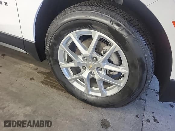 ✅ 2024 Chevrolet Equinox LS • VIN: 3GNAX5EGXRL304334 • Lot: 43820509. Wystawiony na IAAI z przebiegiem 29 502 mil. Bezpłatny archiwum sprzedaży aukcyjnych z USA i szczegółowy raport historii pojazdu na DreamBid. Zdjęcie 8.