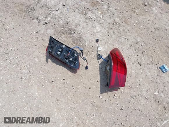 ✅ 2023 Kia Forte LXS • VIN: 3KPF24AD4PE683562 • Lot: 42320002. Wystawiony na IAAI z przebiegiem 29 095 mil. Bezpłatny archiwum sprzedaży aukcyjnych z USA i szczegółowy raport historii pojazdu na DreamBid. Zdjęcie 12.