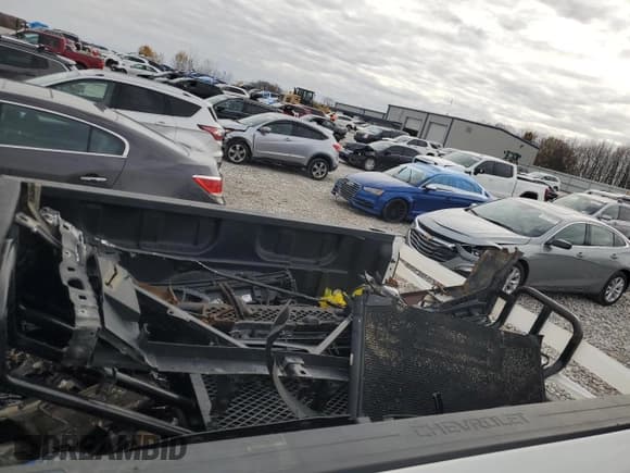 ✅ 2015 Chevrolet Silverado 3500HD LTZ • VIN: 1GC4K0C87FF143742 • Lot: 91031145. Listed on Copart with 361,821 mi. Free auction sales archive from the USA and detailed vehicle history report at DreamBid. Image 12.