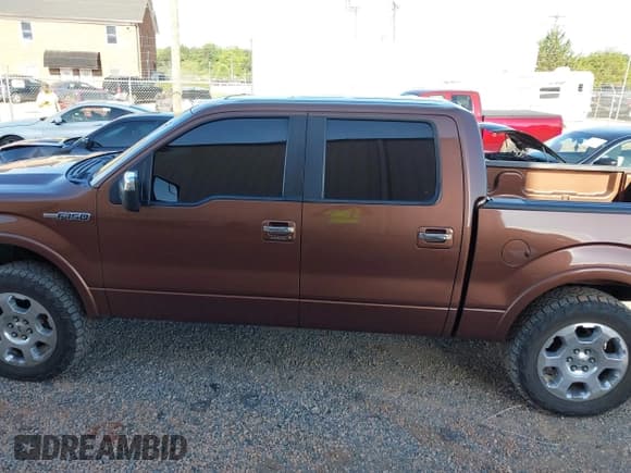 ✅ 2011 Ford F-150 XL • VIN: 1FTFW1EF9BFA30173 • Lot: 42780192. Listed on IAAI with 258,725 mi. Free auction sales archive from the USA and detailed vehicle history report at DreamBid. Image 15.
