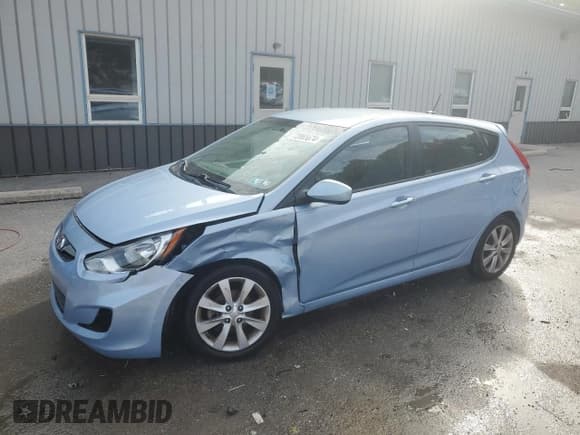 ✅ 2012 Hyundai Accent SE • VIN: KMHCU5AE7CU026127 • Лот: 72065674. Опубликован ранее на Copart с пробегом 84 563 миль. Бесплатный доступ к архиву аукционных продаж из США и подробный отчёт об истории автомобиля на DreamBid. Изображение 1.
