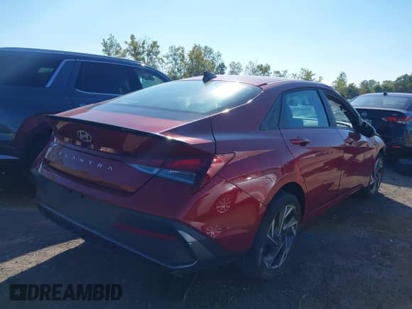2025 Hyundai Elantra SEL Sport с VIN KMHLM4DG7SU880119, выставлен на аукционе IAAI как лот 43288751 с пробегом 5 532 миль миль и . История ставок и продаж доступна на DreamBid. Изображение 4.
